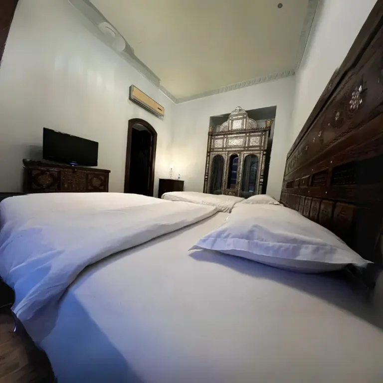 Talisman Hotel Twin Room (no 3) - 2