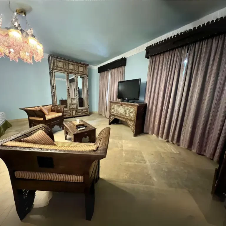 Talisman Hotel Twin Room (no 4) - 3